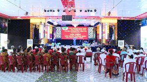 Hội người cao tuổi thị trấn Phú Túc tổ chức Hội diễn Văn nghệ -  Dư...