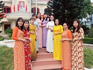 Nữ công Khối Đảng sôi nổi hưởng ứng “Tuần lễ áo dài” 2023
