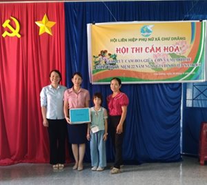 Hội Liên hiệp Phụ nữ xã Chư Drăng tổ chức lễ ra mắt Câu lạc bộ văn ...